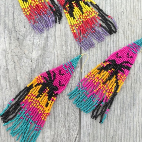 Paradise Palm tree tassel earrings - Picture 3 of 4